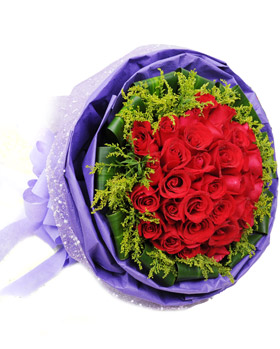 33 Red Roses For Love